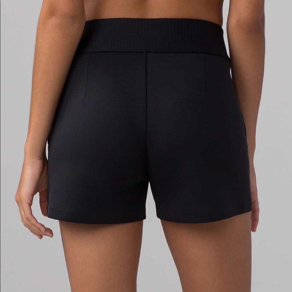 Lululemon Shaped Short (Solid 3")